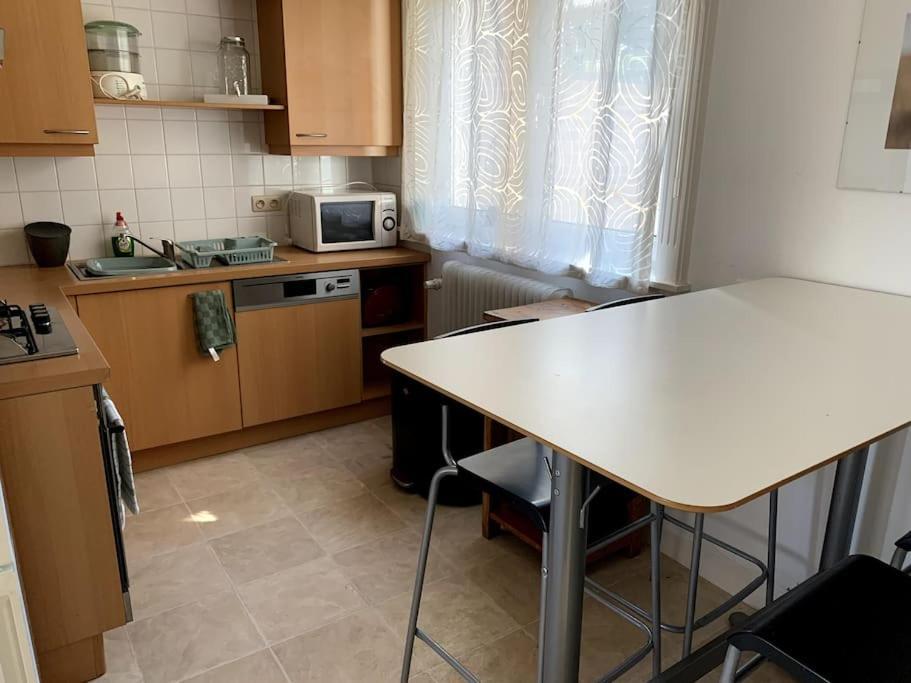 Belle Etage A Stockel With Charming Patio * Brussel